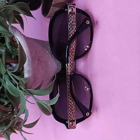 Coach black Tortoise Sunglasses on Coach case - Picture 3 of 9